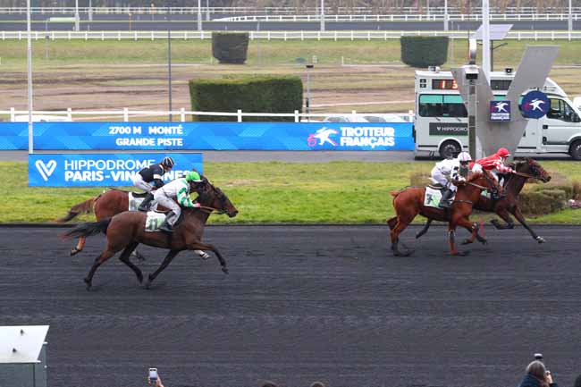 Photo d'arrivée de la course pmu PRIX DE RETHEL à PARIS-VINCENNES le Jeudi 6 février 2025
