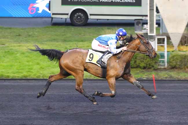 Photo d'arrivée de la course pmu PRIX DE FONTENAY-EN-PARISIS à PARIS-VINCENNES le Jeudi 6 février 2025