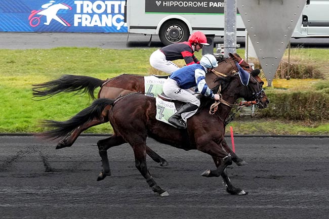 Photo d'arrivée de la course pmu PRIX DE LISIEUX à PARIS-VINCENNES le Samedi 8 février 2025