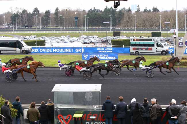 Photo d'arrivée de la course pmu PRIX OVIDE MOULINET à PARIS-VINCENNES le Dimanche 9 février 2025