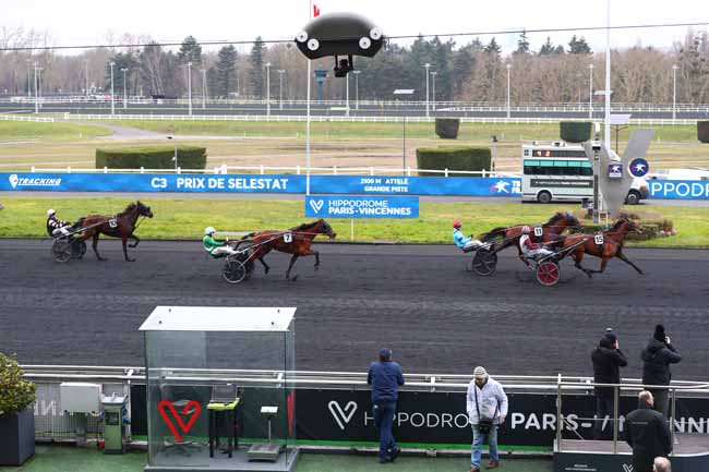 Photo d'arrivée de la course pmu PRIX DE SELESTAT à PARIS-VINCENNES le Mardi 11 février 2025