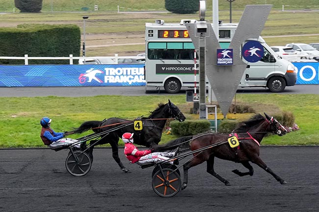 Photo d'arrivée de la course pmu PRIX DE VIBRAYE à PARIS-VINCENNES le Mercredi 12 février 2025