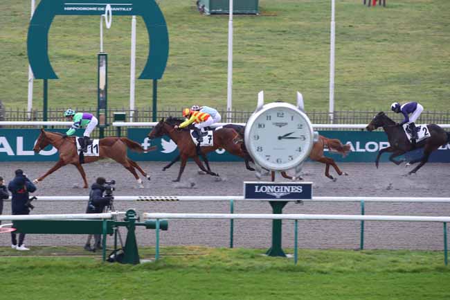 Photo d'arrivée de la course pmu PRIX DU ROND FILLE DE L'AIR à CHANTILLY le Jeudi 13 février 2025