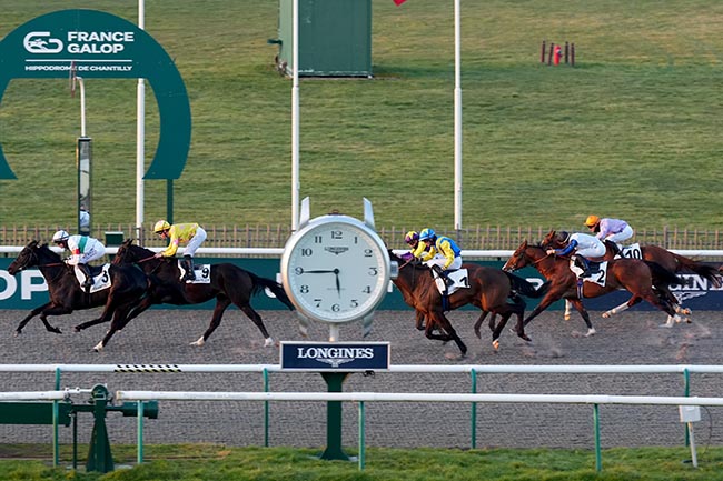 Photo d'arrivée de la course pmu PRIX DE PLAILLY à CHANTILLY le Vendredi 14 février 2025