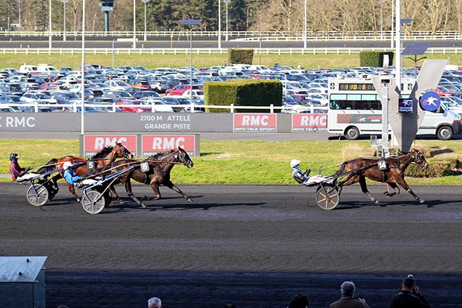 Photo d'arrivée de la course pmu PRIX RMC (PRIX DE LARRE) à PARIS-VINCENNES le Dimanche 23 février 2025