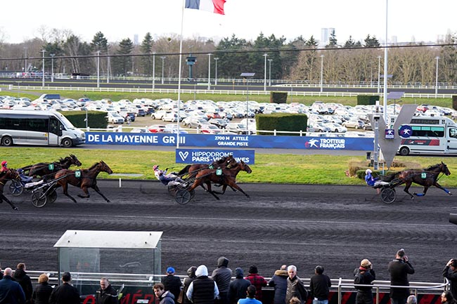 Photo d'arrivée de la course pmu PRIX DE LA MAYENNE à PARIS-VINCENNES le Dimanche 23 février 2025