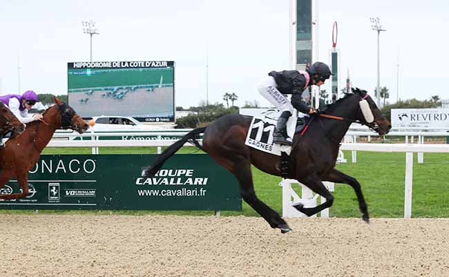 Photo d'arrivée de la course pmu PRIX SAINT-HONORAT à CAGNES-SUR-MER le Mardi 25 février 2025