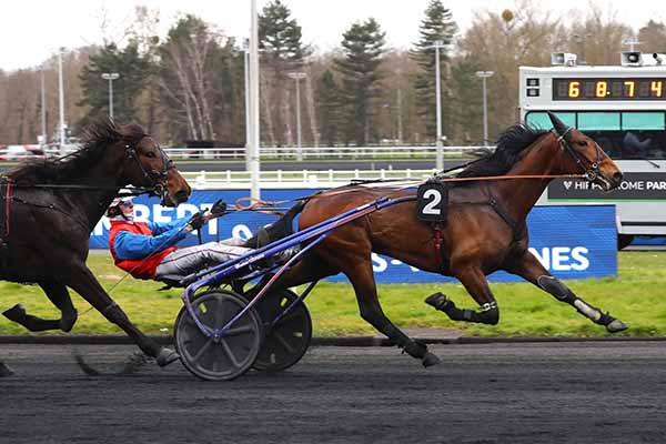 Photo d'arrivée de la course pmu PRIX D'AMBERT à PARIS-VINCENNES le Mercredi 26 février 2025