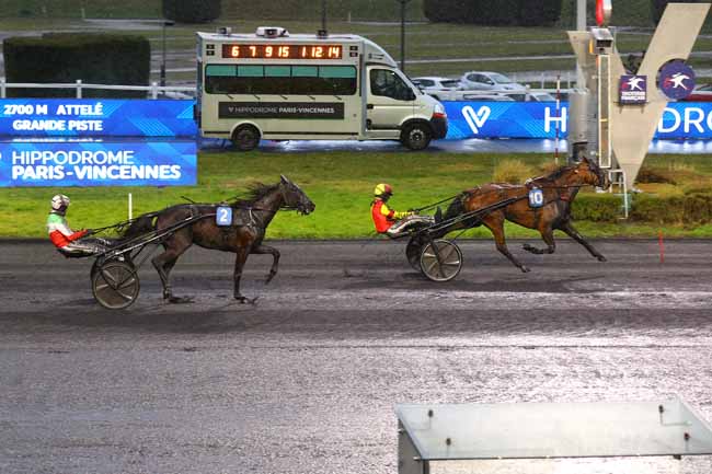 Photo d'arrivée de la course pmu PRIX DE CHATEAU-SALINS à PARIS-VINCENNES le Mercredi 26 février 2025