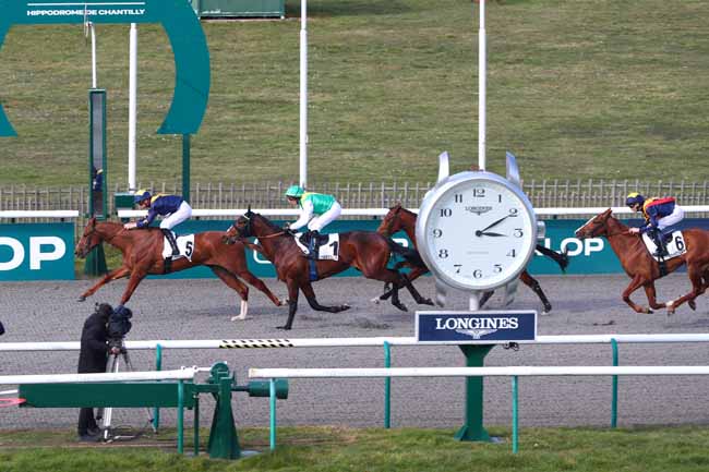 Photo d'arrivée de la course pmu PRIX DE LA TRAVERSIERE à CHANTILLY le Mardi 4 mars 2025