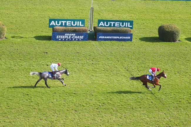 Photo d'arrivée de la course pmu GRAND STEEPLE-CHASE MASTERS - PRIX TROYTOWN à AUTEUIL le Samedi 8 mars 2025