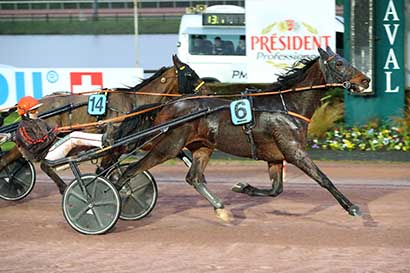 Photo d'arrivée de la course pmu PRIX DU STADE LAVALLOIS MAYENNE FC à LAVAL le Mercredi 12 mars 2025