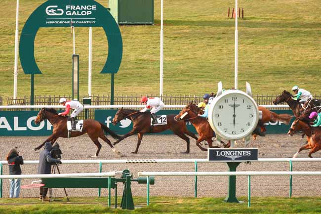 Photo d'arrivée de la course pmu PRIX DES PORCELAINES PRINCIERES à CHANTILLY le Jeudi 13 mars 2025