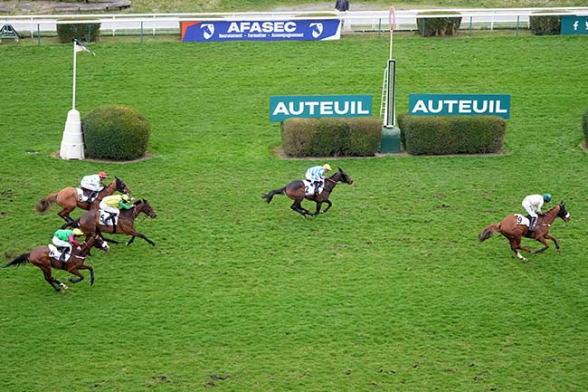 Photo d'arrivée de la course pmu PRIX LE TOUQUET à AUTEUIL le Samedi 15 mars 2025