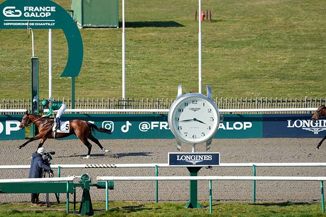 Photo d'arrivée de la course pmu PRIX DES FRAYOIRS à CHANTILLY le Lundi 17 mars 2025