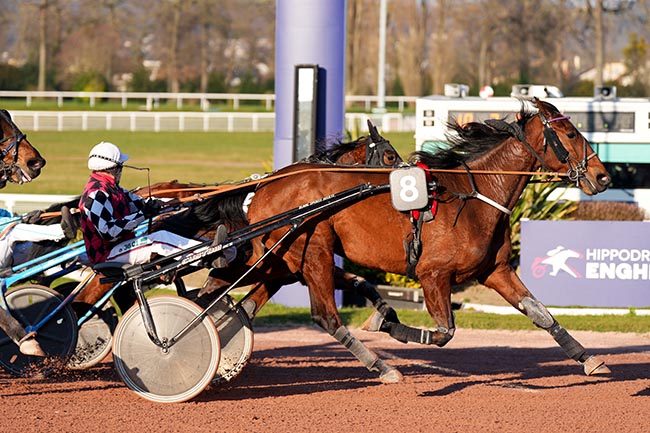 Photo d'arrivée de la course pmu PRIX DES COTES D'ARMOR à ENGHIEN le Mardi 18 mars 2025
