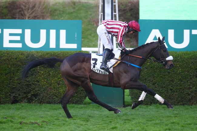 Photo d'arrivée de la course pmu PRIX MITSOUKO III à AUTEUIL le Dimanche 23 mars 2025