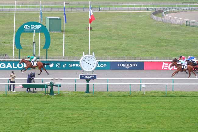 Photo d'arrivée de la course pmu PRIX DU BASSIN DU PRINCE à CHANTILLY le Lundi 24 mars 2025