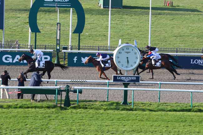 Photo d'arrivée de la course pmu PRIX SATURNE à CHANTILLY le Jeudi 27 mars 2025