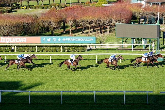 Photo d'arrivée de la course pmu PRIX EDMOND BLANC à SAINT CLOUD le Samedi 29 mars 2025