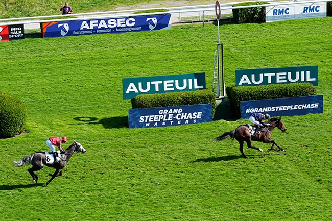 Photo d'arrivée de la course pmu PRIX FLEURET à AUTEUIL le Dimanche 30 mars 2025