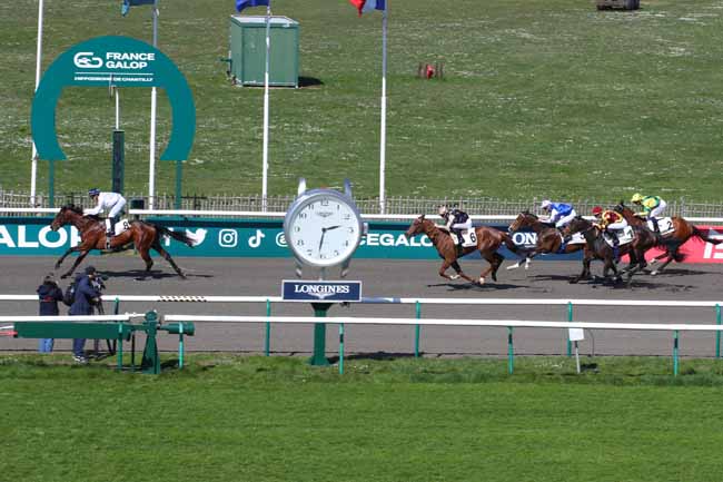 Photo d'arrivée de la course pmu PRIX DE L'HOSPICE CONDE à CHANTILLY le Lundi 31 mars 2025