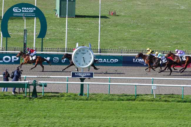 Photo d'arrivée de la course pmu PRIX DE LA FETE DES CANAUX à CHANTILLY le Lundi 31 mars 2025