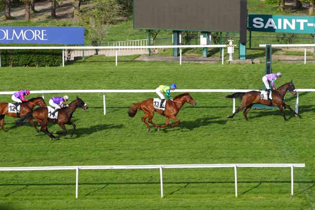 Photo d'arrivée de la course pmu PRIX DE VILLIERS-SAINT-FREDERIC à SAINT CLOUD le Vendredi 18 avril 2025