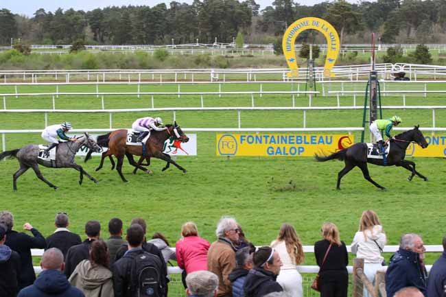 Photo d'arrivée de la course pmu PRIX DE LA MARE AUX FEES à FONTAINEBLEAU le Lundi 21 avril 2025