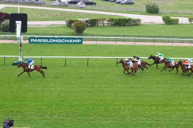 Photo d'arrivée de la course pmu PRIX DU VAL DE GRACE à LONGCHAMP le Jeudi 24 avril 2025