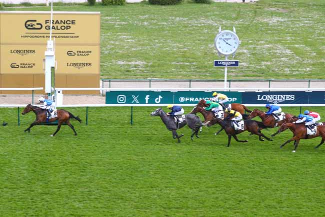 Photo d'arrivée de la course pmu PRIX ALLEZ FRANCE à LONGCHAMP le Dimanche 27 avril 2025