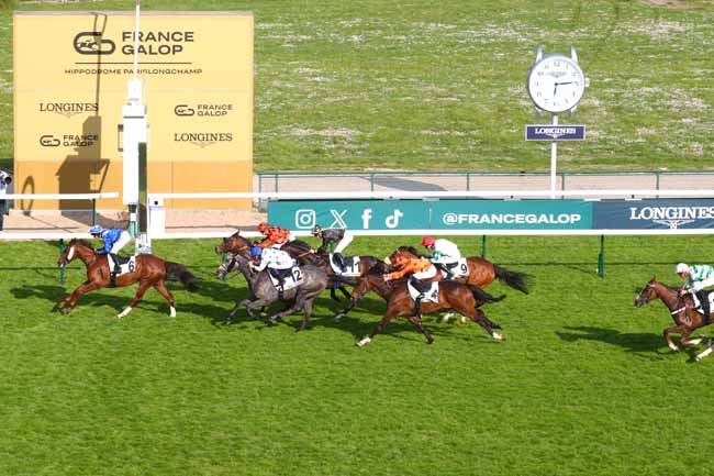 Photo d'arrivée de la course pmu PRIX DE LA VIEILLE TOUR à LONGCHAMP le Dimanche 27 avril 2025