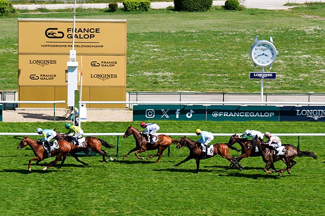 Photo d'arrivée de la course pmu PRIX DE L'ATHENEE à LONGCHAMP le Mercredi 30 avril 2025