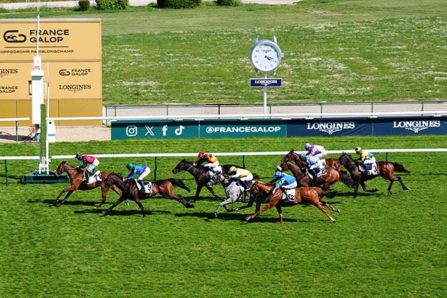 Photo d'arrivée de la course pmu PRIX DU PORT DE GREVE à LONGCHAMP le Mercredi 30 avril 2025