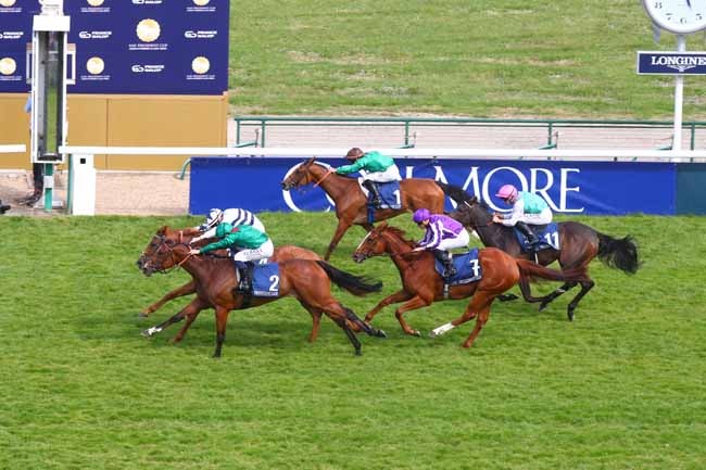 Photo d'arrivée de la course pmu EMIRATES POULE D'ESSAI DES POULICHES à LONGCHAMP le Dimanche 11 mai 2025