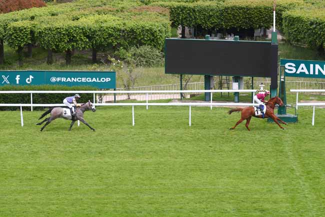Photo d'arrivée de la course pmu PRIX DE VAUREAL à SAINT CLOUD le Mardi 13 mai 2025