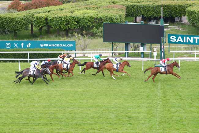 Photo d'arrivée de la course pmu PRIX DES PYRENEES à SAINT CLOUD le Mardi 13 mai 2025
