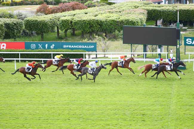 Photo d'arrivée de la course pmu PRIX DES NARCISSES à SAINT CLOUD le Mardi 13 mai 2025
