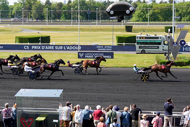 Photo d'arrivée de la course pmu PRIX D'AIRE SUR L'ADOUR à PARIS-VINCENNES le Mercredi 14 mai 2025