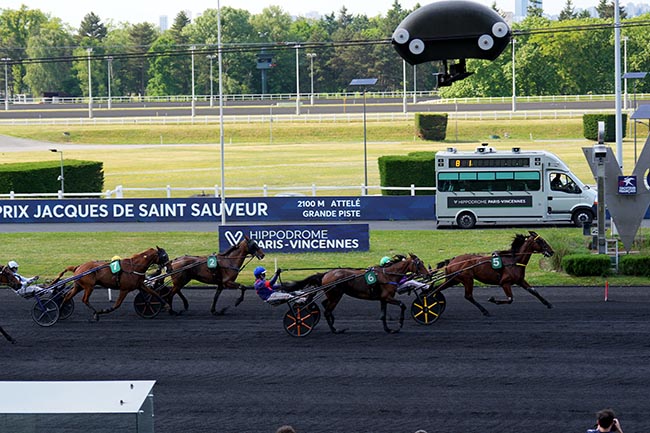Photo d'arrivée de la course pmu PRIX JACQUES DE SAINT SAUVEUR à PARIS-VINCENNES le Mercredi 14 mai 2025