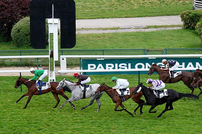 Photo d'arrivée de la course pmu PRIX DE PICPUS à LONGCHAMP le Jeudi 15 mai 2025