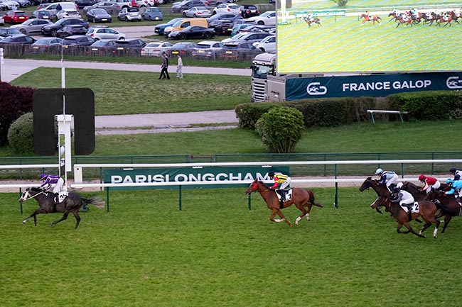 Photo d'arrivée de la course pmu PRIX DES DEESSES - HANDICAP CHALLENGE à LONGCHAMP le Jeudi 15 mai 2025