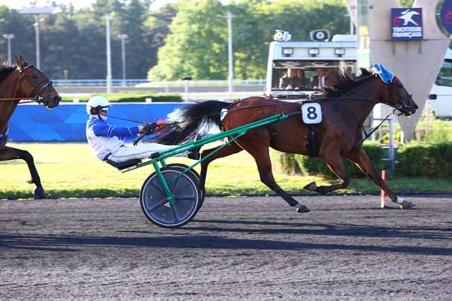 Photo d'arrivée de la course pmu PRIX MJC LOUIS LEPAGE à PARIS-VINCENNES le Vendredi 16 mai 2025