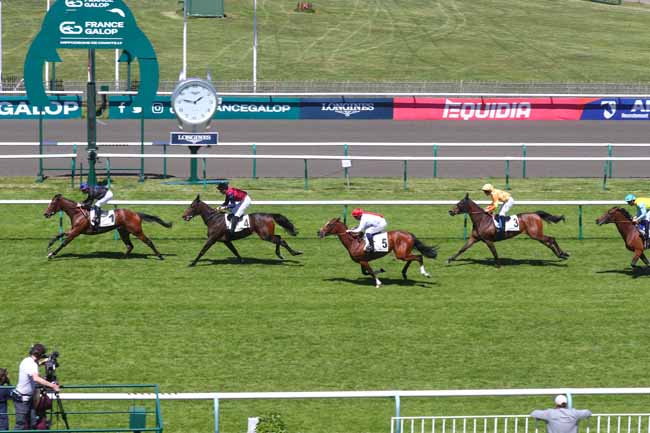 Photo d'arrivée de la course pmu PRIX DE LA CHAPELLE-EN-SERVAL à CHANTILLY le Vendredi 16 mai 2025