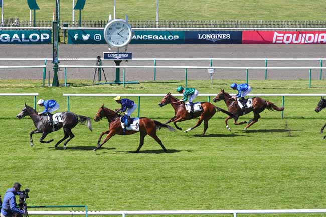 Photo d'arrivée de la course pmu PRIX DE LA ROUTE ROYALE à CHANTILLY le Vendredi 16 mai 2025