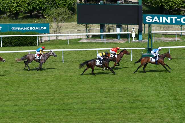 Photo d'arrivée de la course pmu PRIX CORRIDA à SAINT CLOUD le Lundi 19 mai 2025