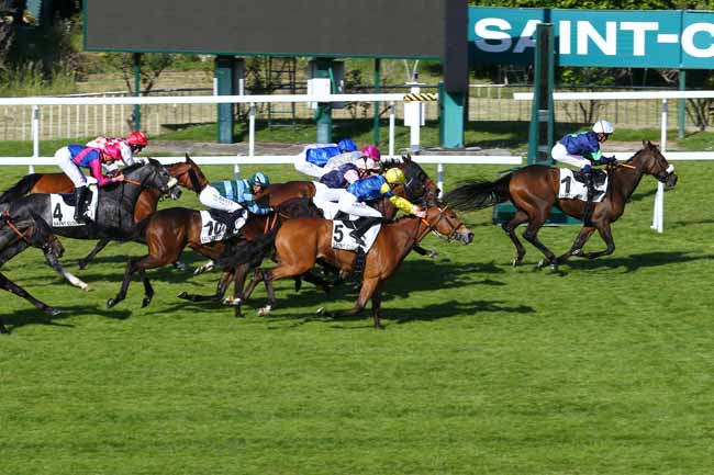 Photo d'arrivée de la course pmu PRIX CARLING à SAINT CLOUD le Lundi 19 mai 2025