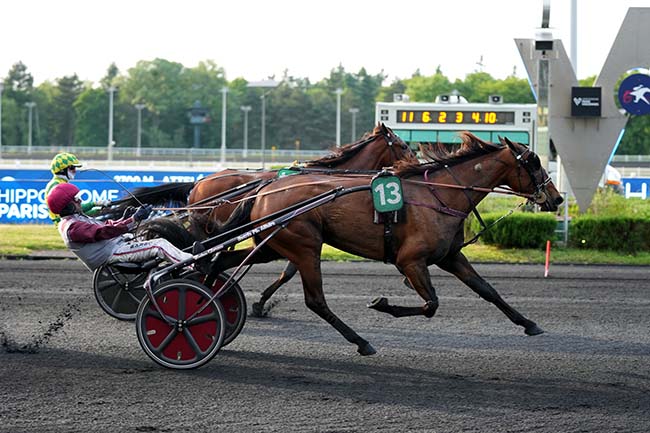 Photo d'arrivée de la course pmu PRIX MARCEL PERLBARG à PARIS-VINCENNES le Mardi 20 mai 2025