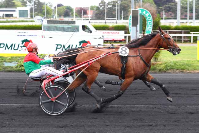 Photo d'arrivée de la course pmu 5EME ETAPE DU GRAND NATIONAL DES AMATEURS à LE CROISE-LAROCHE le Mercredi 21 mai 2025