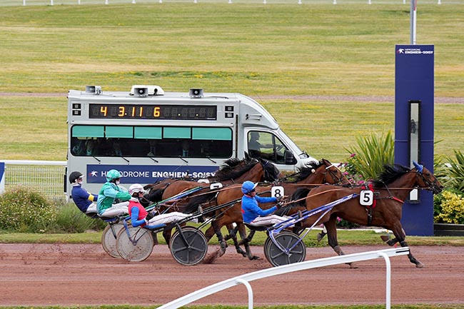 Photo d'arrivée de la course pmu PRIX DE LA PORTE DE SAINT-OUEN à ENGHIEN le Samedi 24 mai 2025